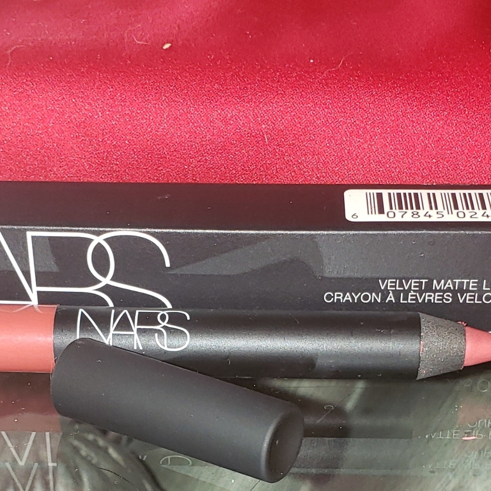Nars velvet Matt Lip pencil color